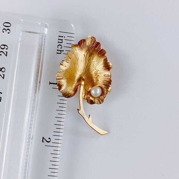 VTG Signed Wells 14K GF Brooch Ginkgo Leaf Pearl Mid Century Botanical Pin - Picture 8 of 10